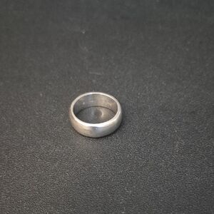 Classic Men's Silver Band Ring - Sleek Rounded Design